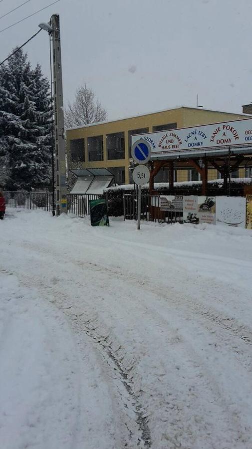 Grill Terasz Etterem Es Szallashely Mezőkövesd Eksteriør billede
